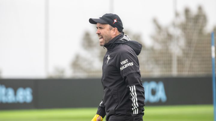 El entrenador argentino Eduardo Coudet durante un entrenamiento del Celta en la ciudad deportiva del club vigués.
