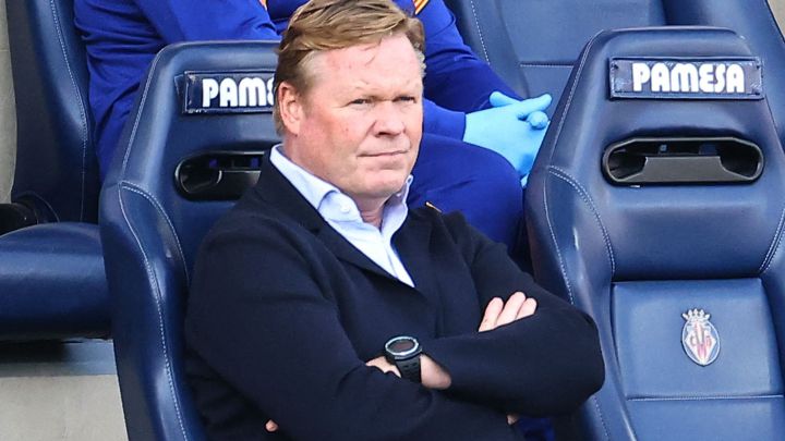 Koeman, entre la espada y la pared