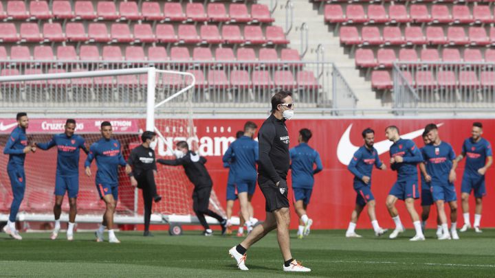 Lopetegui y una defensa en vilo