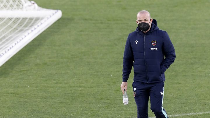 Paco López iguala su peor racha de derrotas