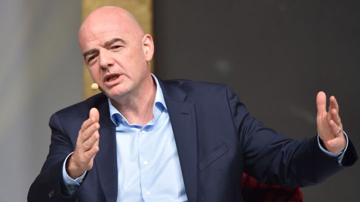 Infantino: "Hay que afrontar juntos los problemas del fútbol"