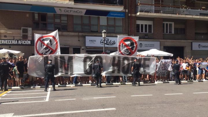 Manifestación en contra de Lim.