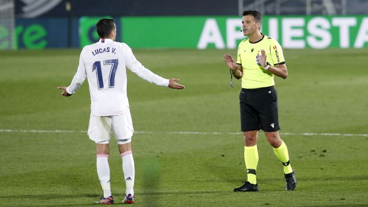 Estrada arbitrará el Sevilla-Valencia y Gil Manzano, el Granada-Real Madrid
