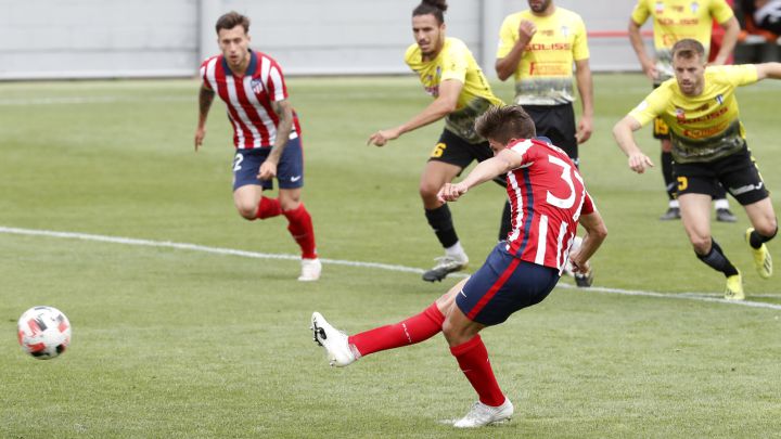 Giuliano Simeone marca en el Atlético B-Villarrubia.