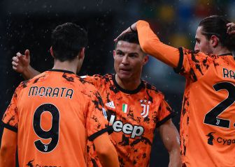Trezeguet carga contra los jugadores de la Juve