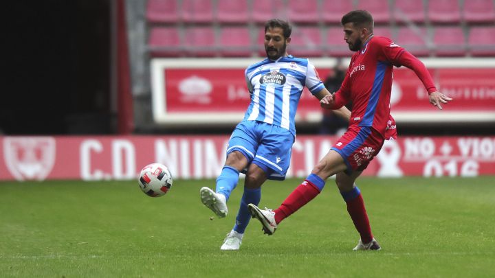 Celso Borges, en el último partido de la temporada del Deportivo ante el Numancia.