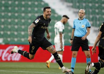 Joselu y Rioja acarician la salvación y destrozan al Elche