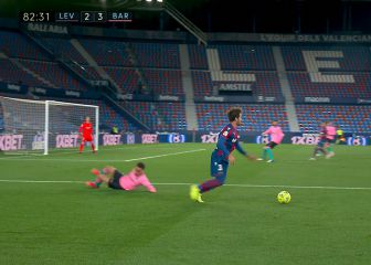 El gol que hunde al Barça y deja señalados a Dest y Piqué