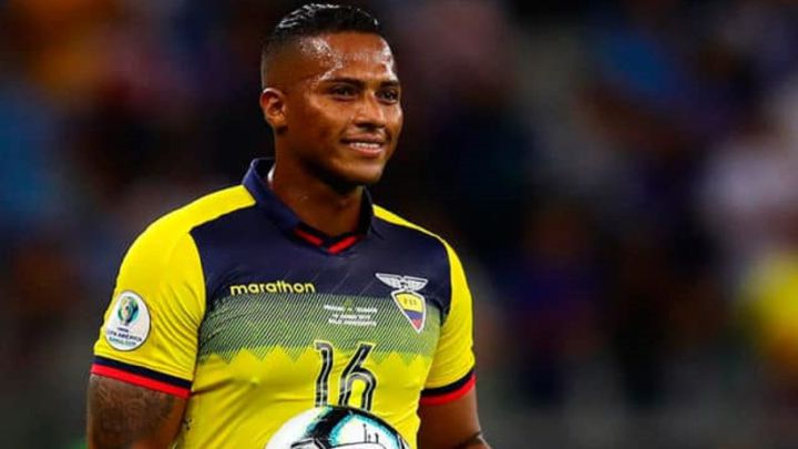 Antonio Valencia anuncia su retiro
