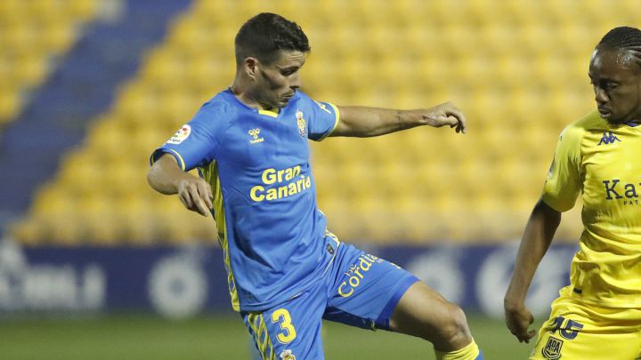 "La realidad es que tengo contrato aquí hasta diciembre y luego pertenezco a otro club"