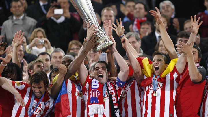 Los jugadores del Atlético celebran la Europa League de 2010.