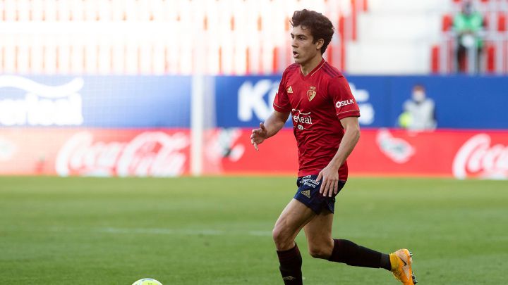 Manu Sánchez, con Osasuna.