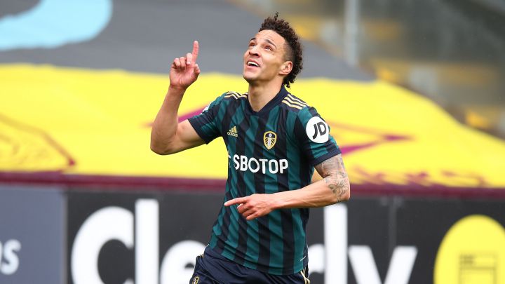 El Leeds golea con un doblete de Rodrigo y sueña con Europa