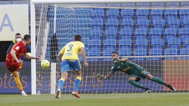 Aprobados y suspensos de la UD Las Palmas: Valles evita un mal mayor