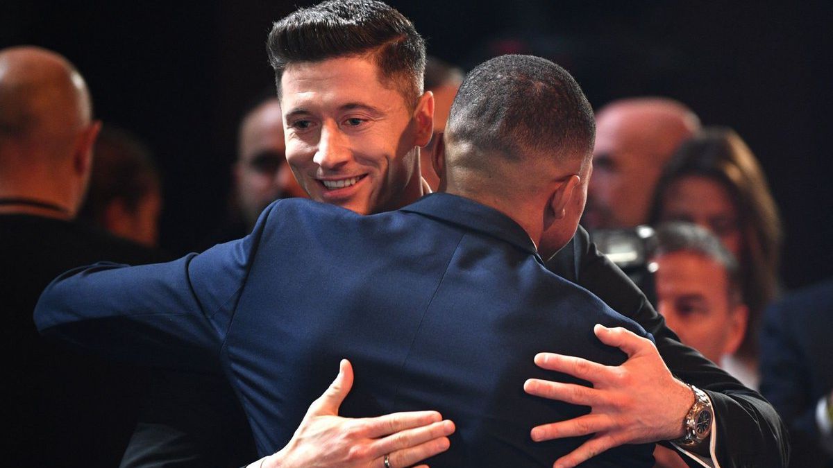 Lewandowski acerca a Mbappé