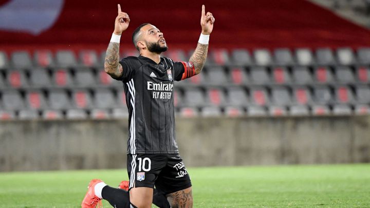 Depay celebra un gol.