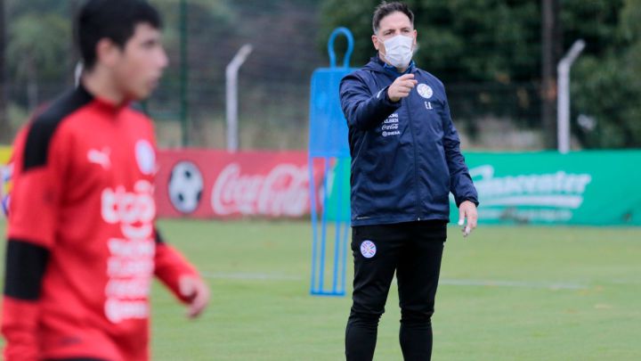 Berizzo da su lista de convocados para enfrentar a Uruguay y Brasil