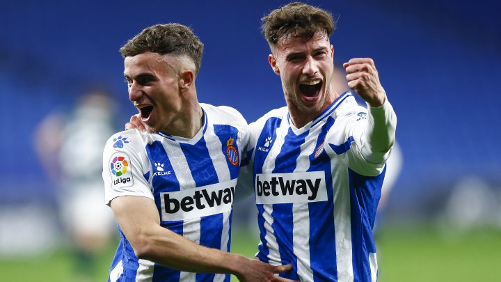Adria Pedrosa of Espanyol celebrates scoring his side's 3rd goal with Javi Puado of RCD Espanyol