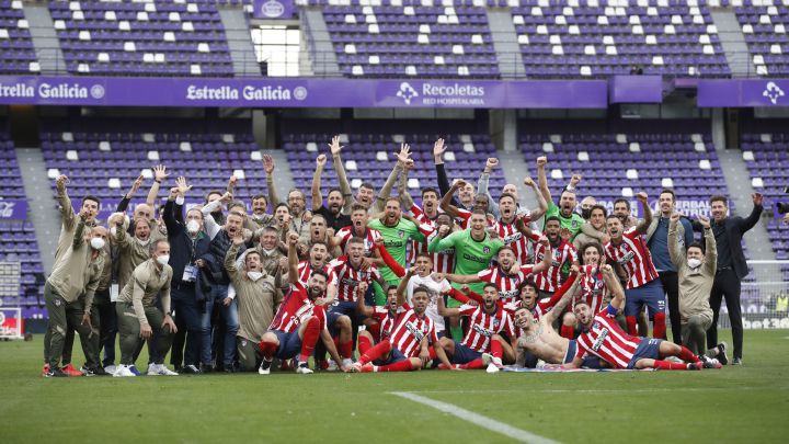 Los jugadores del Atlético celebran el título.
