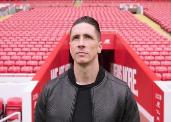 Fernando Torres announces his return to football