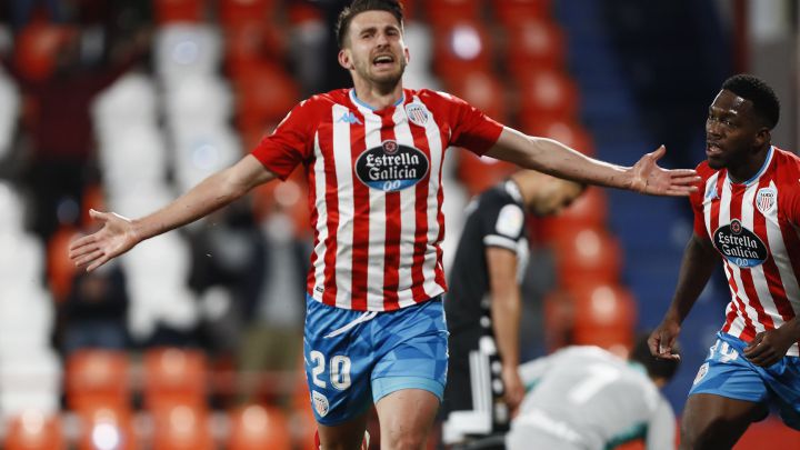 Gerard Valentín, del Lugo, celebra uno de sus goles.
