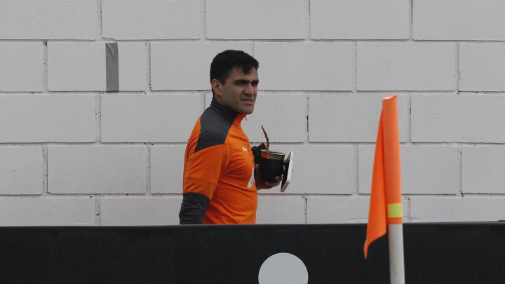 Maxi Gómez, con Covid-19 no viaja con Uruguay