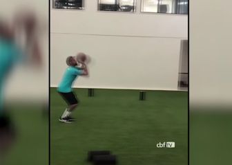 ¡Neymar sorprende con su habilidad para el básquetbol!
