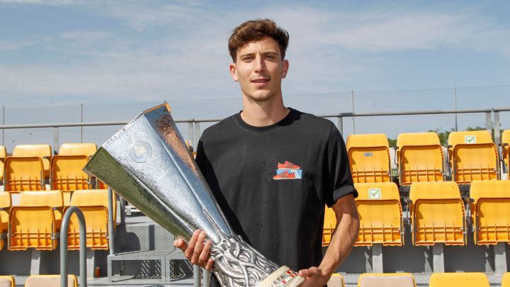 La Europa League transforma a Pau Torres en un icono