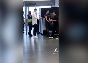 La petición de unos fans a Agüero que es viral en TikTok: ojo a la reacción del 'Kun'