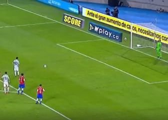 El homenaje de Messi a Maradona en su penalti