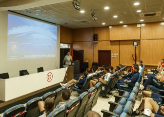 Velasco advierte a los internacionales sobre las tarjetas absurdas