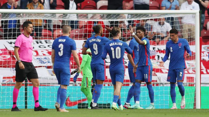 Rashford y Grealish tiran del carro en Inglaterra