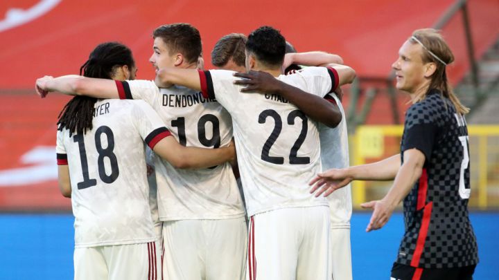 Los jugadores de Bélgica celebran el gol de Lukaku.