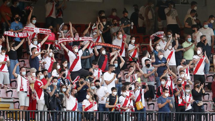 La afición, en su regreso a Vallecas.