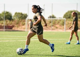 Charlyn, al entrenar con el grupo ocho meses después de su lesión: