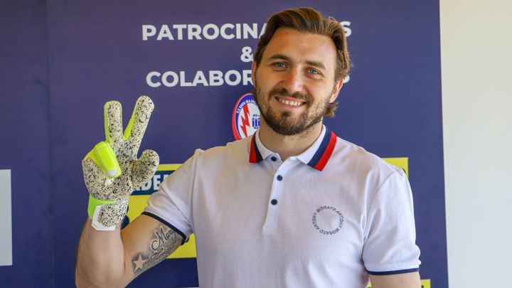 Dimitrievski, en la presentación de la escuela de porteros del Rayo Majadahonda.