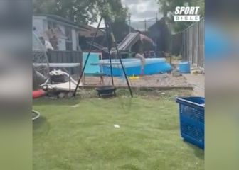 Celebra un gol que no existe tras el retraso del televisor del vecino