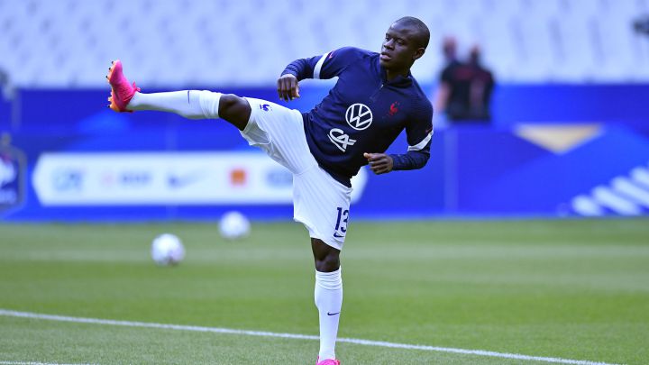 Pavard: "Kanté tiene seis pulmones"