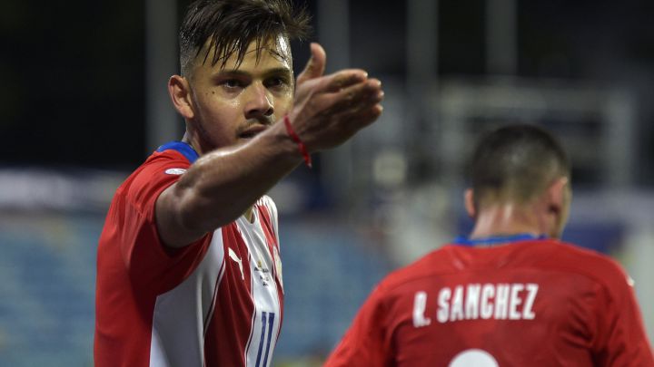 La selección de Berizzo remontó ante Bolivia a pesar de sus problemas anotadores gracias a un gran gol de Romero Gamarra y un doblete de Ángel Romero.