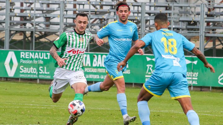 Arasa: "Me gusta desbordar por la banda y tengo velocidad"