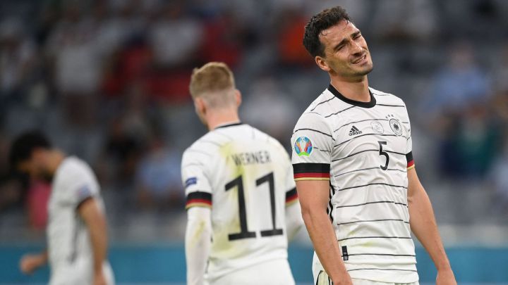 Schweinsteiger llama "torpe" a Hummels y éste le contesta