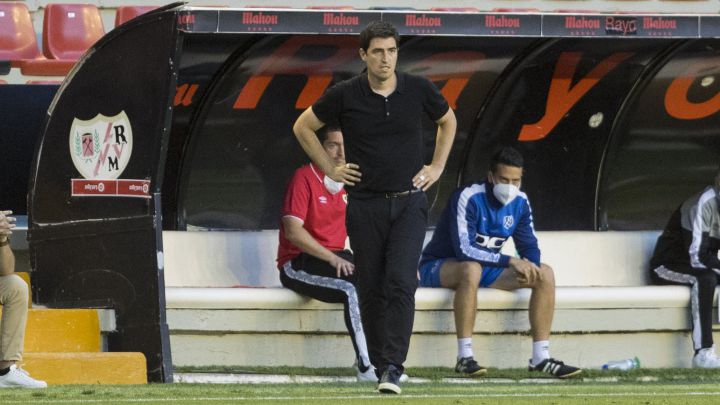 Iraola, en la ida contra el Girona.