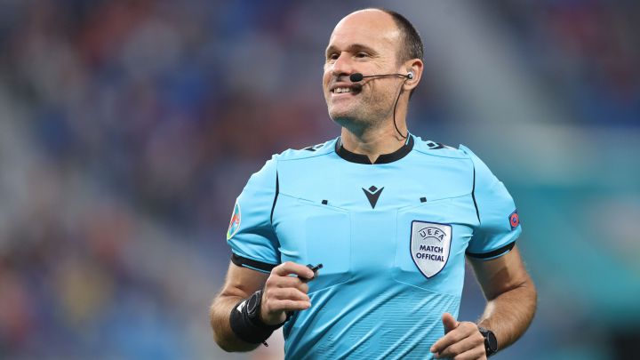Mateu Lahoz, elegido mejor árbitro de Primera División