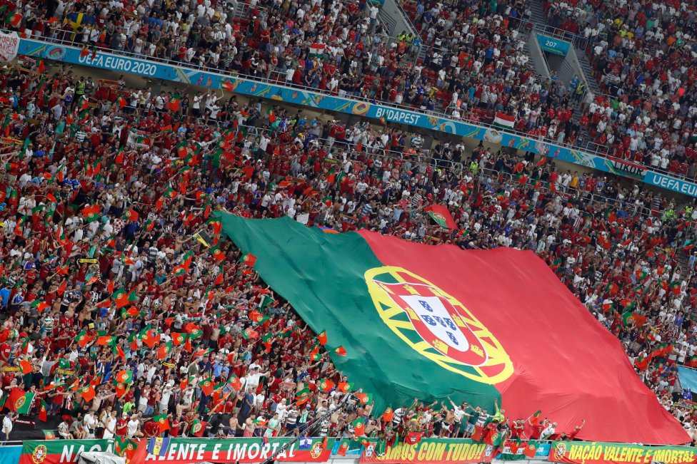 Aficionados de la selección de Portugal.