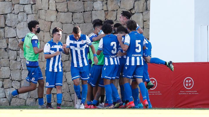 El Deportivo Juvenil celebra el gol ante el Real Madrid en la Copa de Campeones