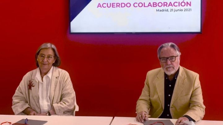 La firma del convenio Cruz Roja-Unión de Peñas del Atlético