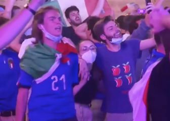 La eufórica celebración de la afición italiana por clasificar