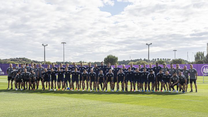 Foto de grupo del Real Valladolid en el primer entrenamiento.