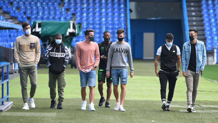 Varios jugadores del Deportivo en Riazor en el primer día de pretemporada.
