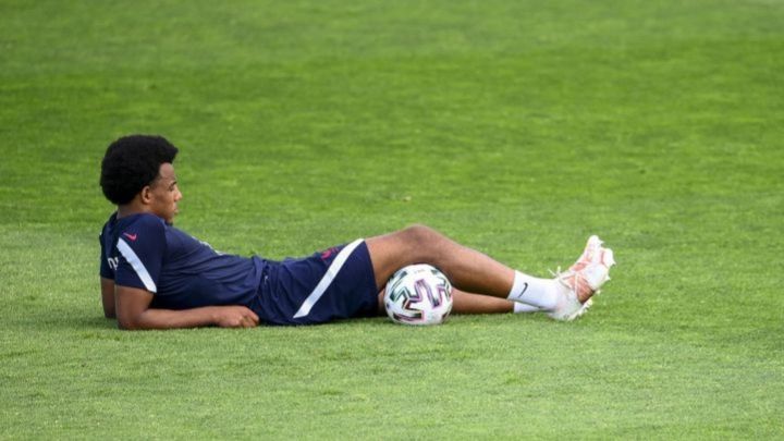 El Tottenham prepara por Koundé una primera oferta al Sevilla de entre 55 y 60 millones de euros. Además de los Spurs, Real Madrid, Chelsea y United.